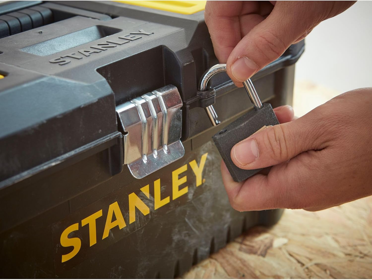 ⚒️ Bau & Montage – Stanley STST1-75518 Essential 16 Zoll Werkzeugkasten mit Metallverschlüssen, Schwarz/Gelb, Zoll – Bild 16