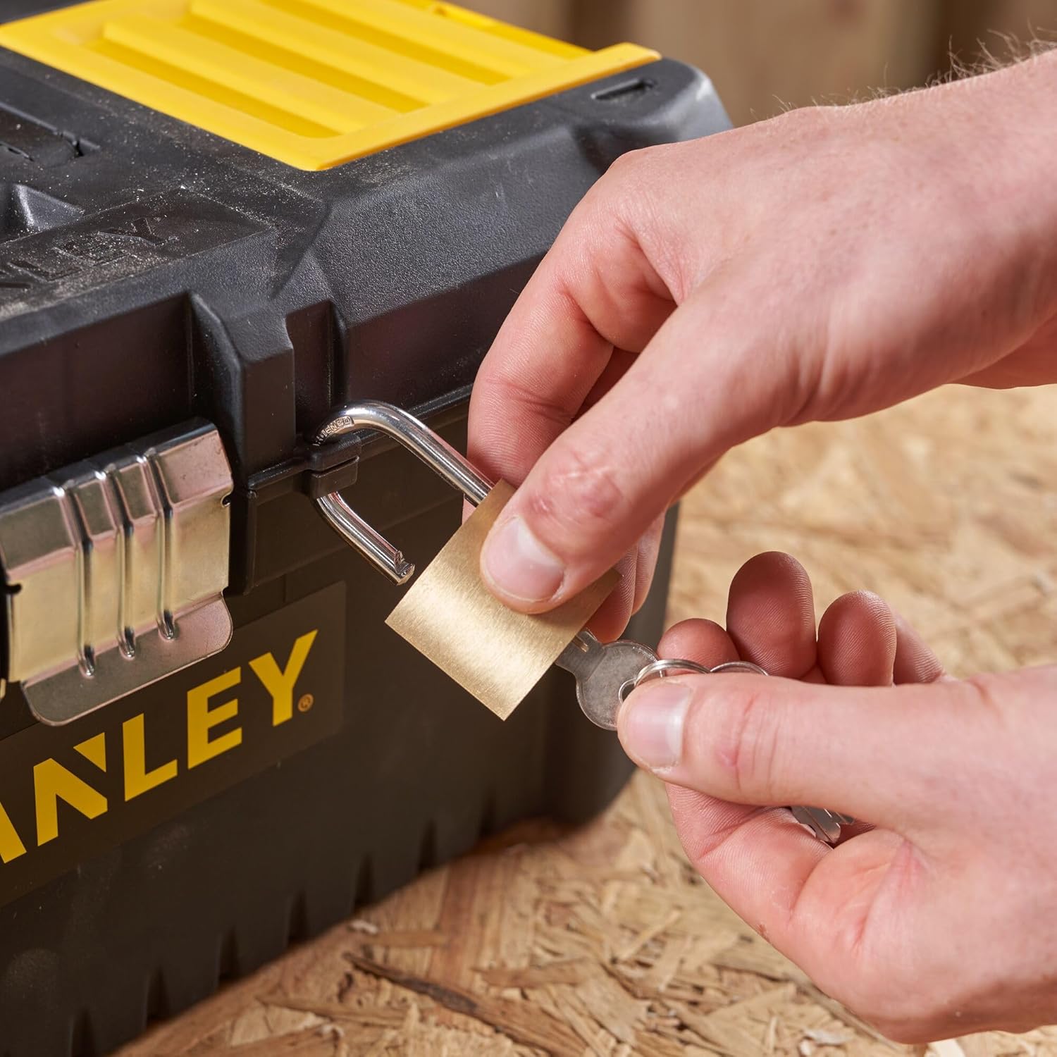 ⚒️ Bau & Montage – Stanley STST1-75518 Essential 16 Zoll Werkzeugkasten mit Metallverschlüssen, Schwarz/Gelb, Zoll – Bild 13