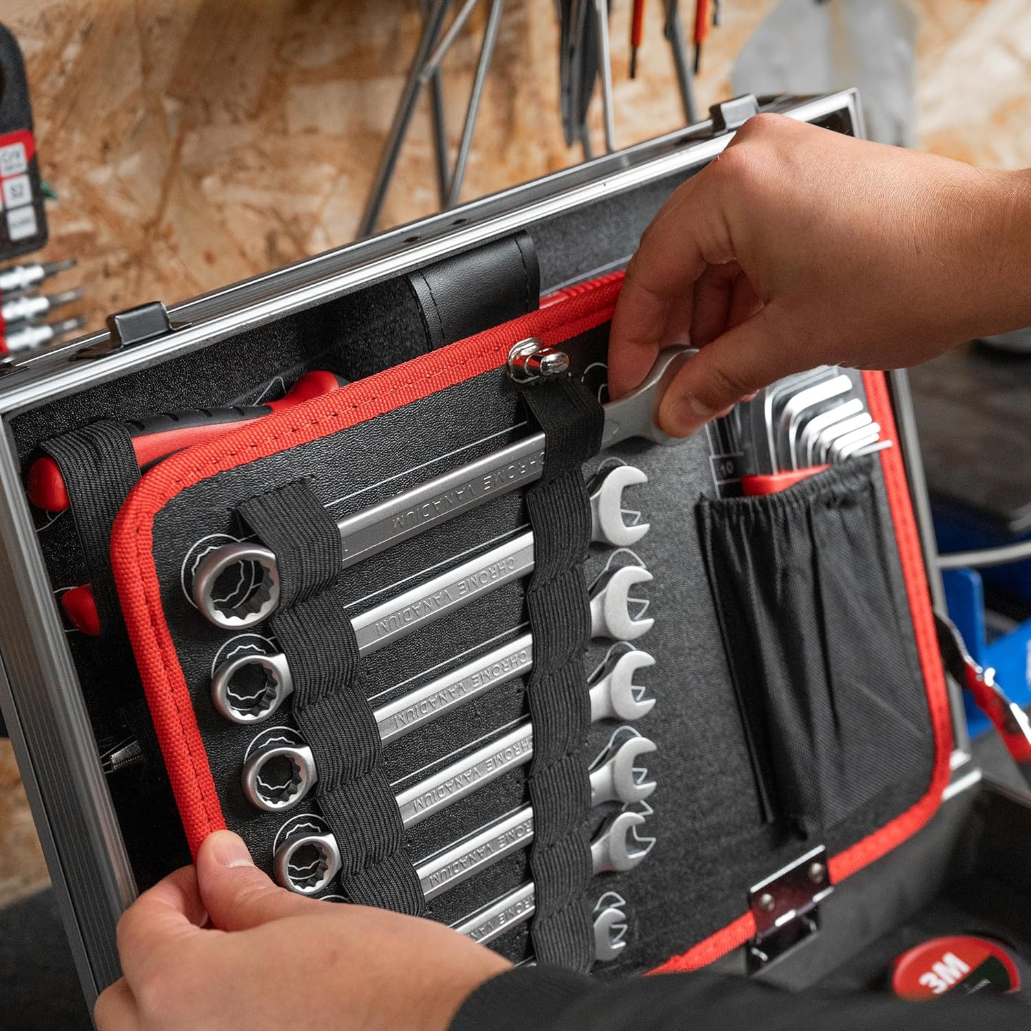 🔥 Angebote & Aktionen – LEHMANN Filled Tool Box - 88-Piece Tool Set - Robust Aluminium Tool Box with Carry Handle - Tools with Rubberised Handle - Complete Tool Set for Workshop, Garage and Household – Bild 5