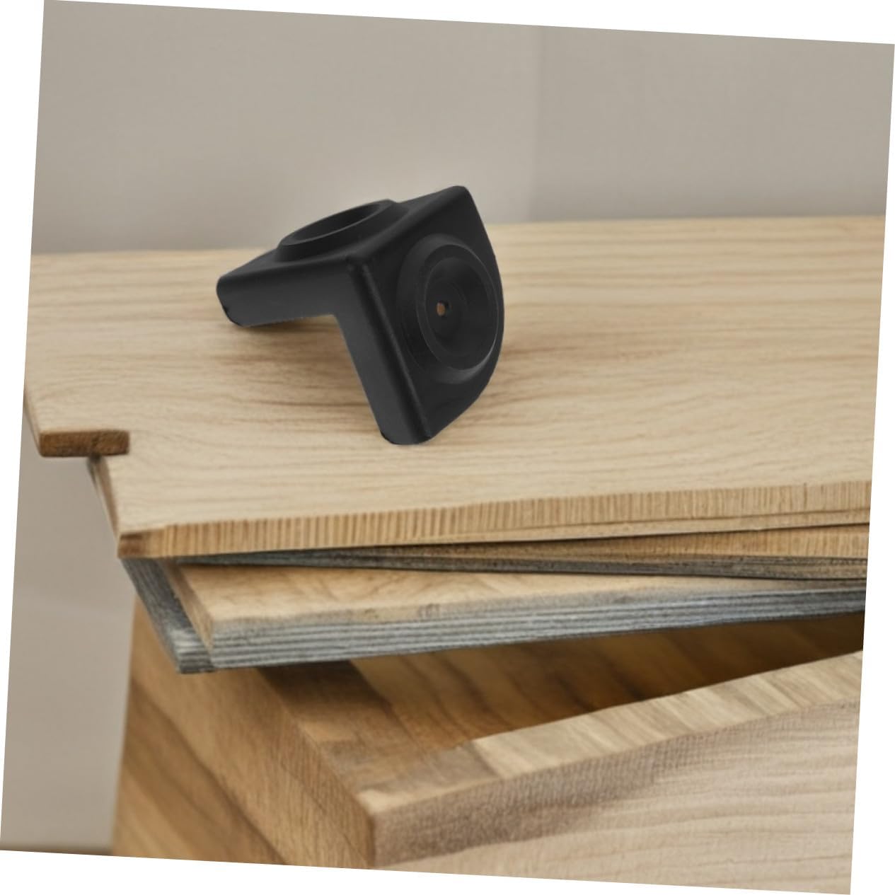 ⚒️ Bau & Montage – Toddmomy 8-teiliges Kunststoff-Eckenschutz für Möbel und Lautsprecherboxen, stoßfeste Kantenschoner, vielseitig einsetzbar für Holzboxen, Schmuckkästchen und Werkzeugkoffer, einfache Montage – Bild 5