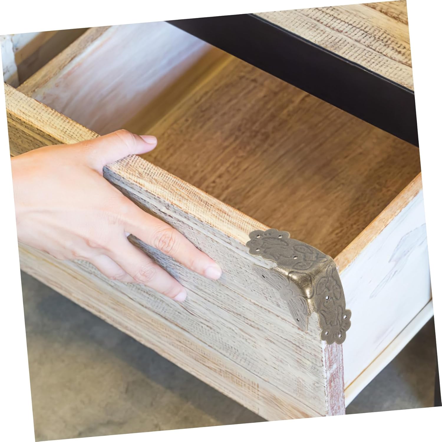 ⚒️ Bau & Montage – CLISPEED 25 Stück Vintage Möbel Eckschutz Teiliges Antike Schutzecken aus Robuste Retro Box Kantenschutz für Schmuckkästchen Holzkisten und Werkzeugkoffer Einfache Montage – Bild 4