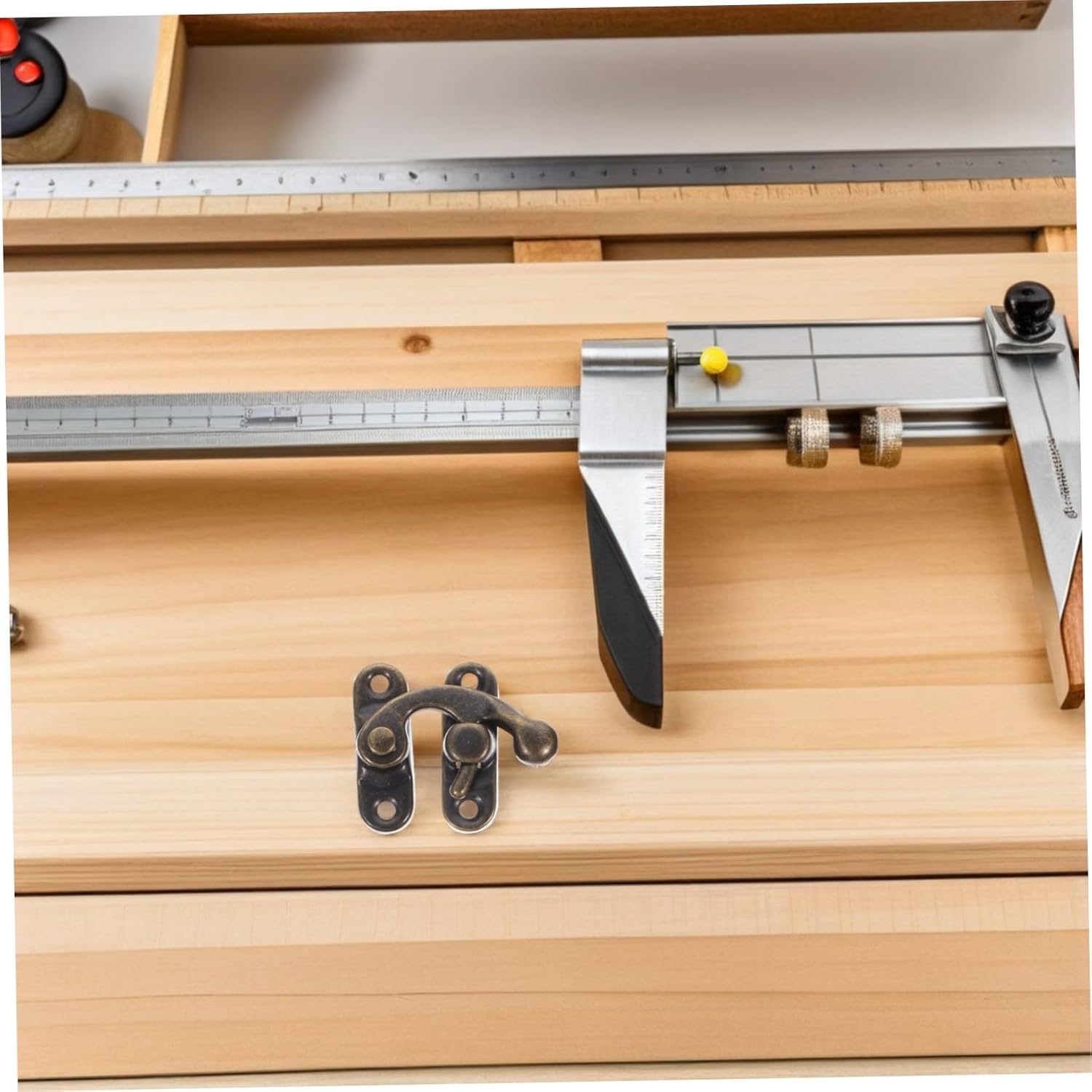 ⚒️ Bau & Montage – Toddmomy 10 Stück Teiliges Antikes Metall Riegel mit Haken Langlebiger Schmuckschatullenverschluss Einfache Montage Vielseitig für Kisten Schränke und Werkzeugkoffer Inklusive – Bild 7