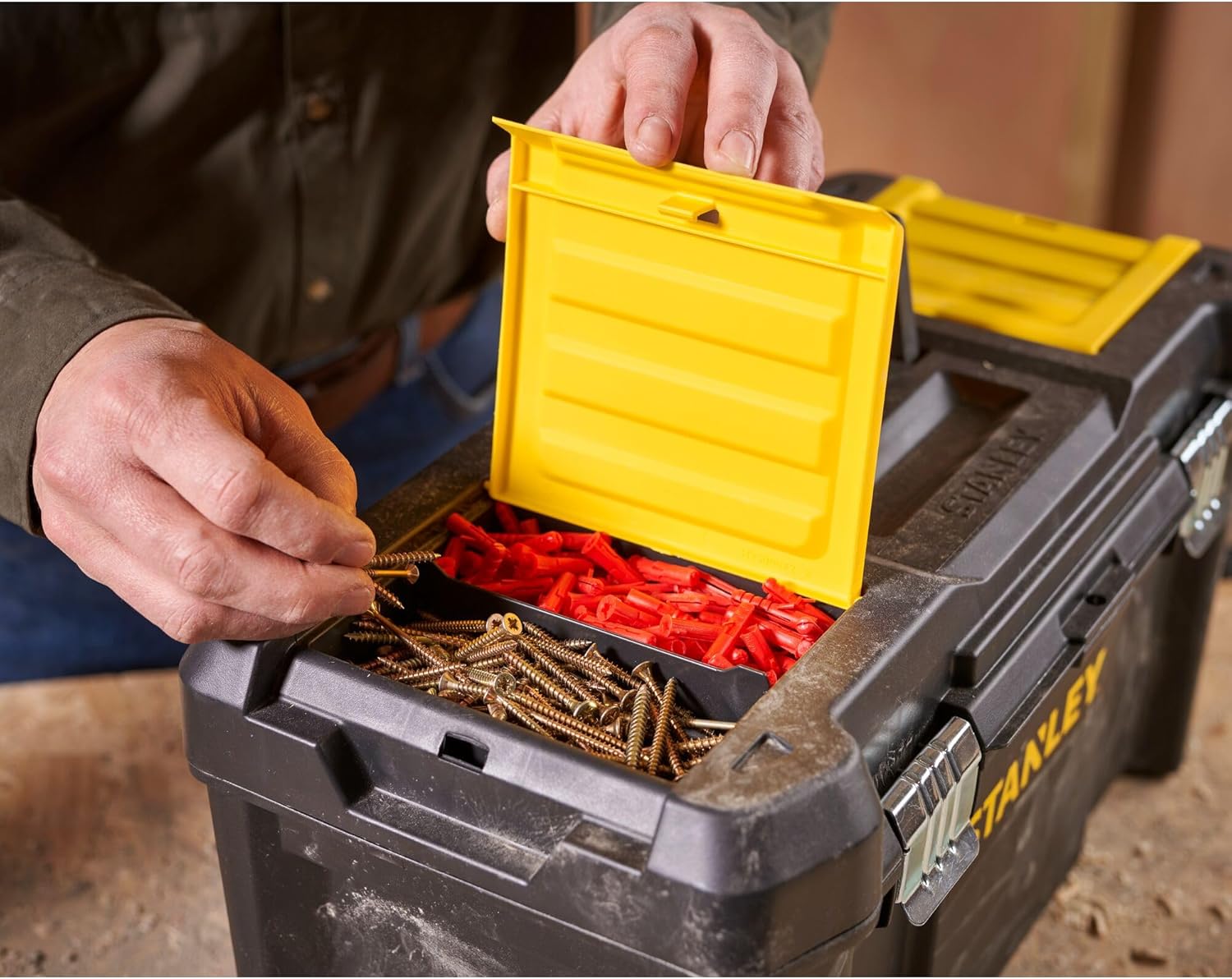 ⚒️ Bau & Montage – Stanley STST1-75521 Essential 19-Zoll-Werkzeugkasten mit Metallverschlüssen, Schwarz/Gelb, Zoll – Bild 5