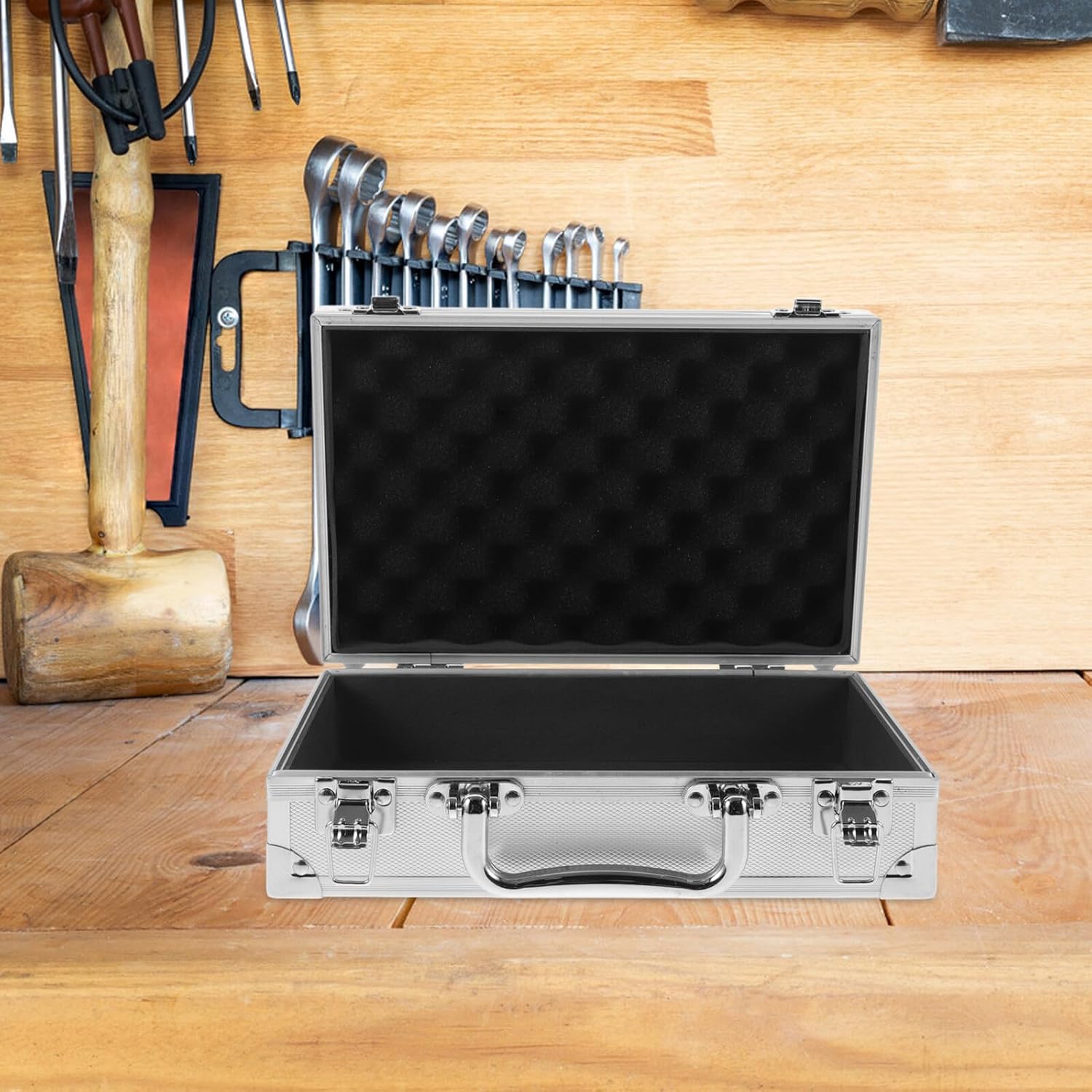 ⚒️ Bau & Montage – VILLCASE Werkzeugkasten aus Aluminiumlegierung Kompakter Tragbarer Metallkoffer 25X16X8cm mit verstärkten Ecken Sicherheitsverschluss und Mehrzweck Aufbewahrung für Reisen und Handwerk – Bild 4