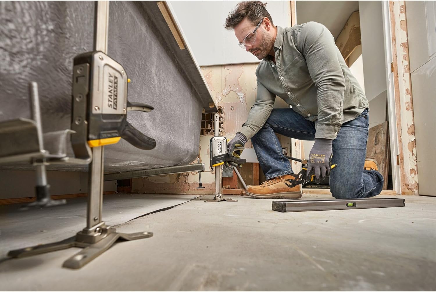 ⚒️ Bau & Montage – STANLEY FATMAX TradeLift Set FMHT83552-1 Einhand-Montagewerkzeug (Hebewerkzeug zum Halten, Heben, Stützen, Absenken schwerer Gegenstände bis 150 kg, präzise Feineinstellung, ideale helfende Hand) – Bild 2